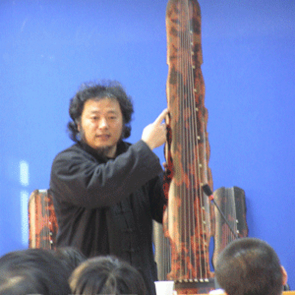 ช่างทำกู่ฉินผู้หลงใหลในศิลปะและเสียงดนตรี 3